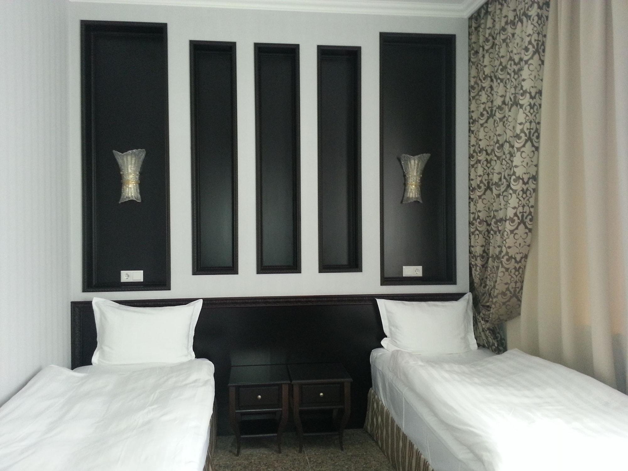 טלדיקורגן Royal Petrol Hotel מראה חיצוני תמונה
