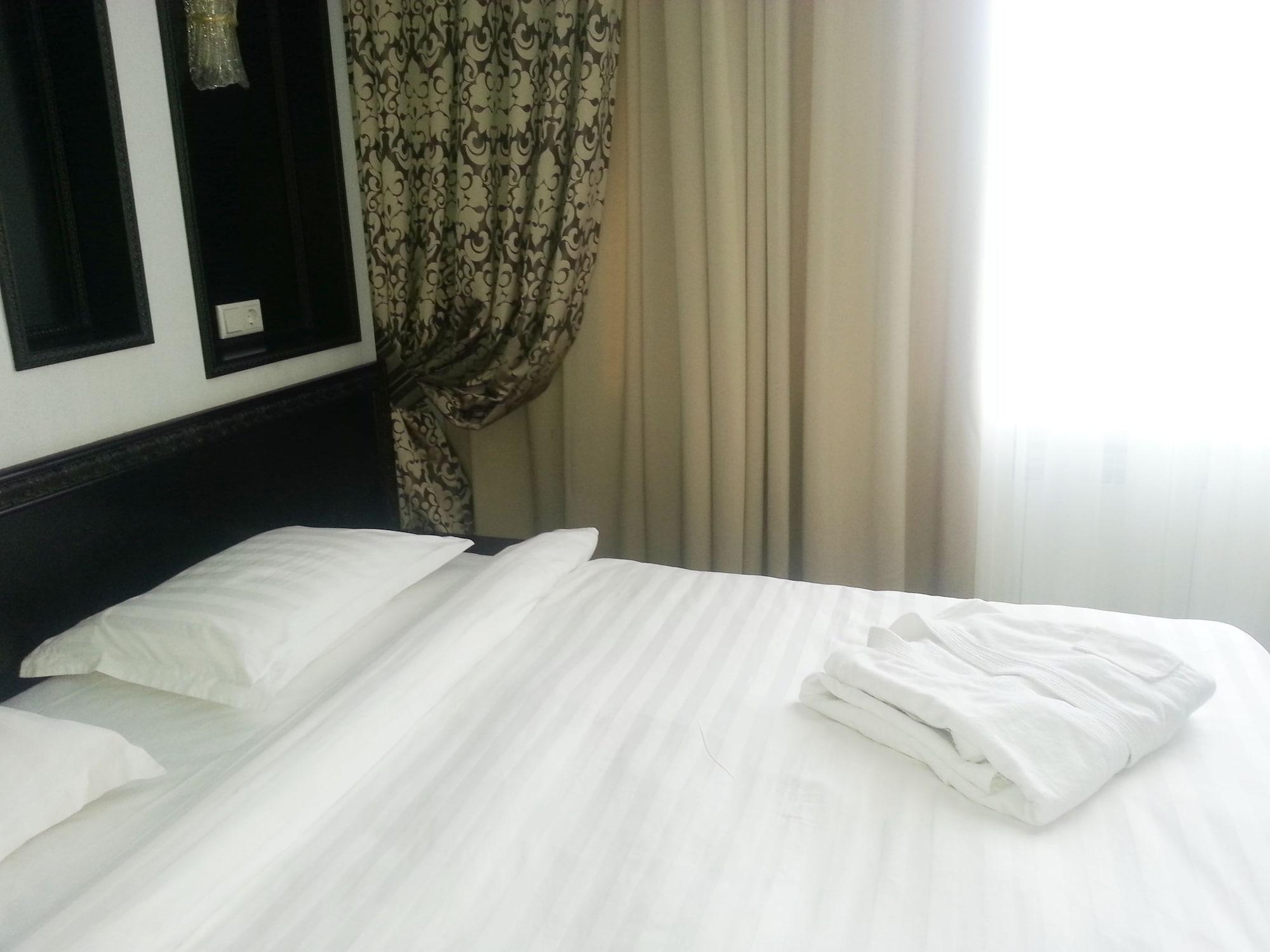 טלדיקורגן Royal Petrol Hotel מראה חיצוני תמונה